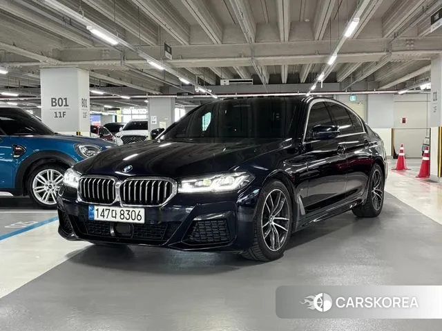 BMW 5 Series (G30) 2022 Черный из Кореи