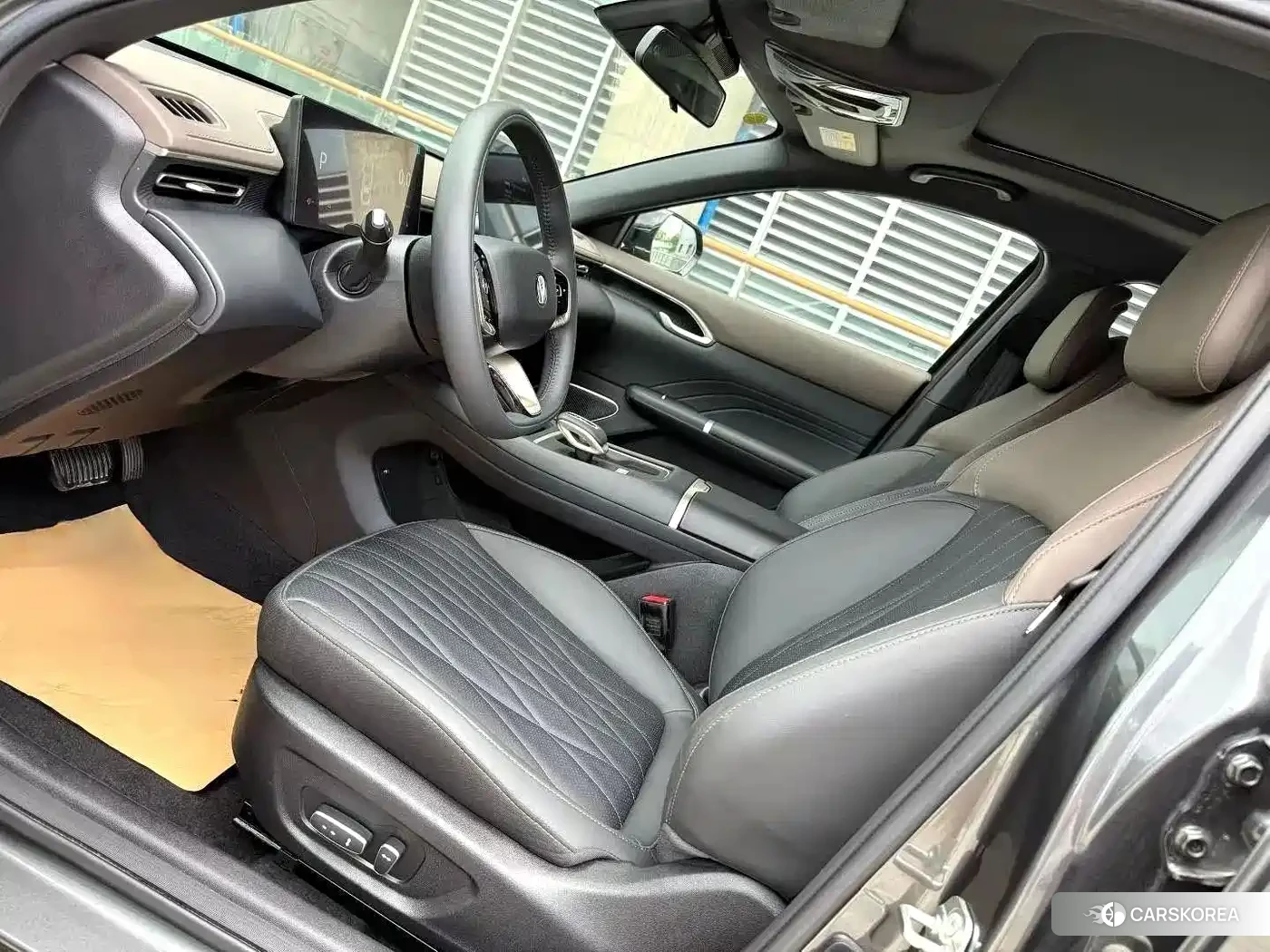 Chang'an Yidong 2026 Silver/gray из Китая