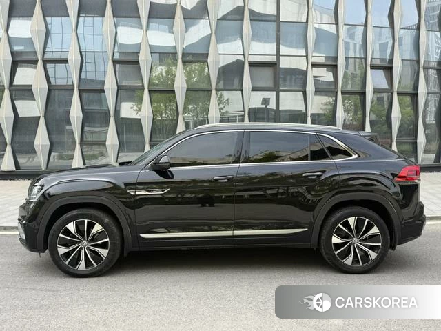 Volkswagen Tourang 2021 Черный из Китая