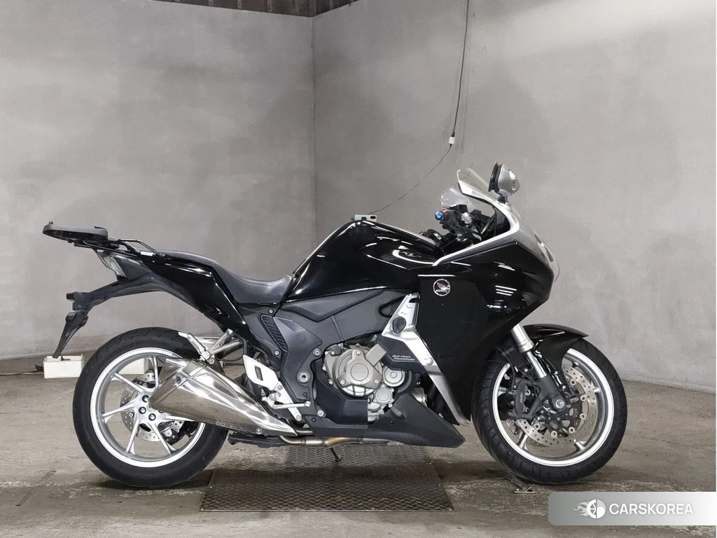 Проданный Honda VFR1200F DCT 2014 из Японии