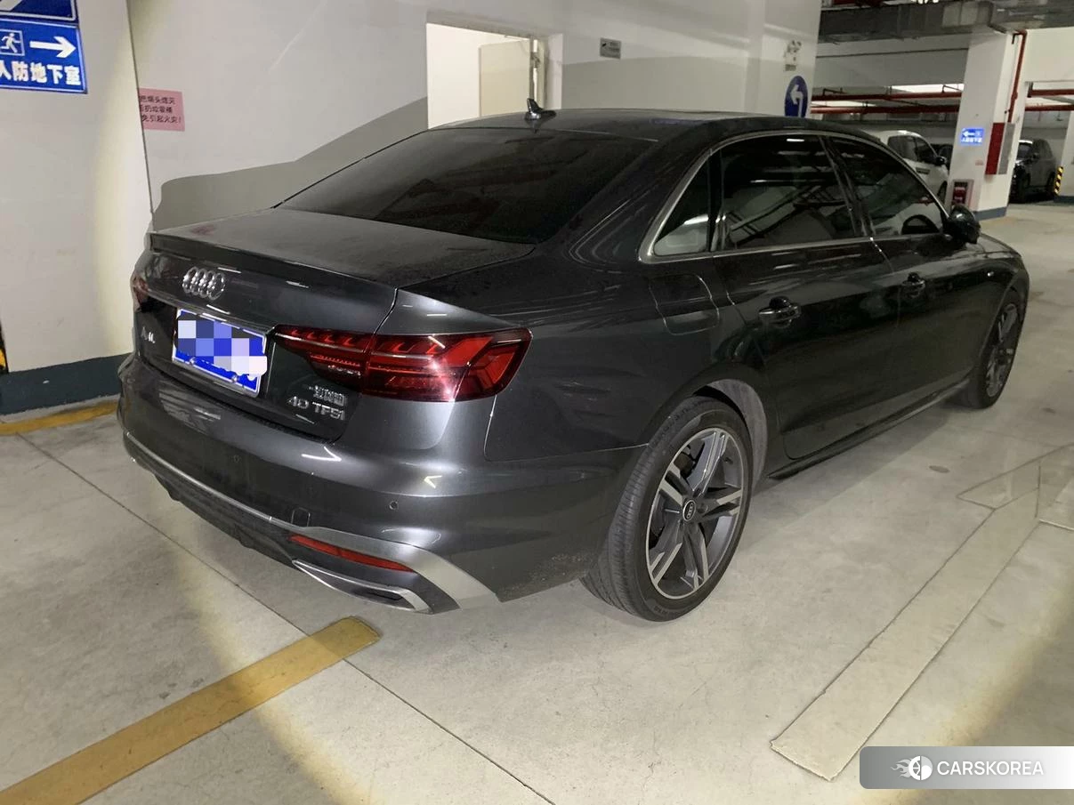 Audi A4L 2021 Темно-серый из Китая