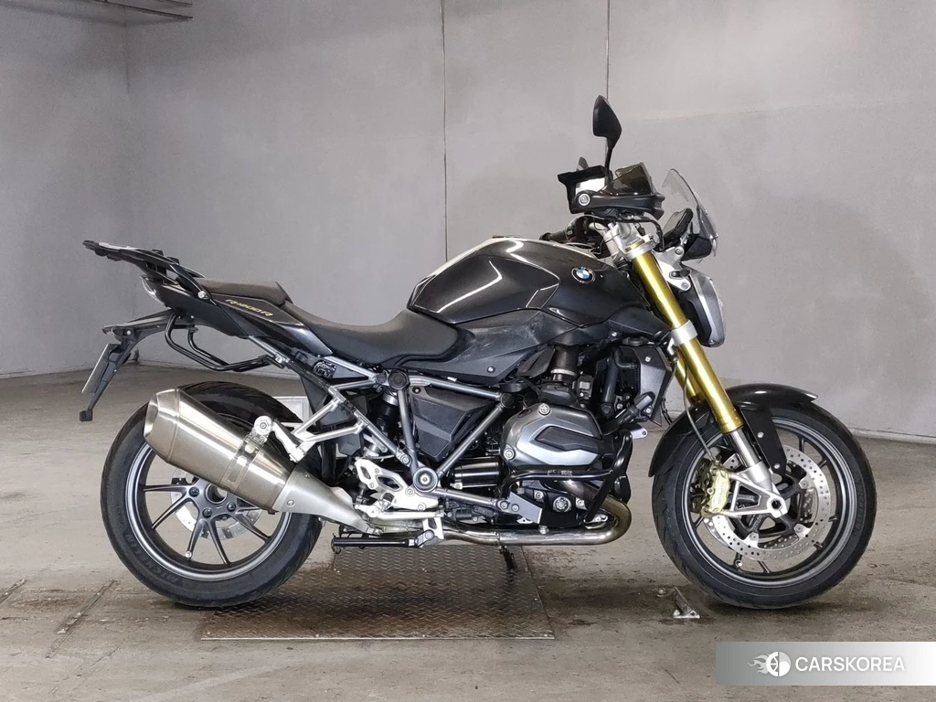 Проданный BMW R1200R 2016 из Японии