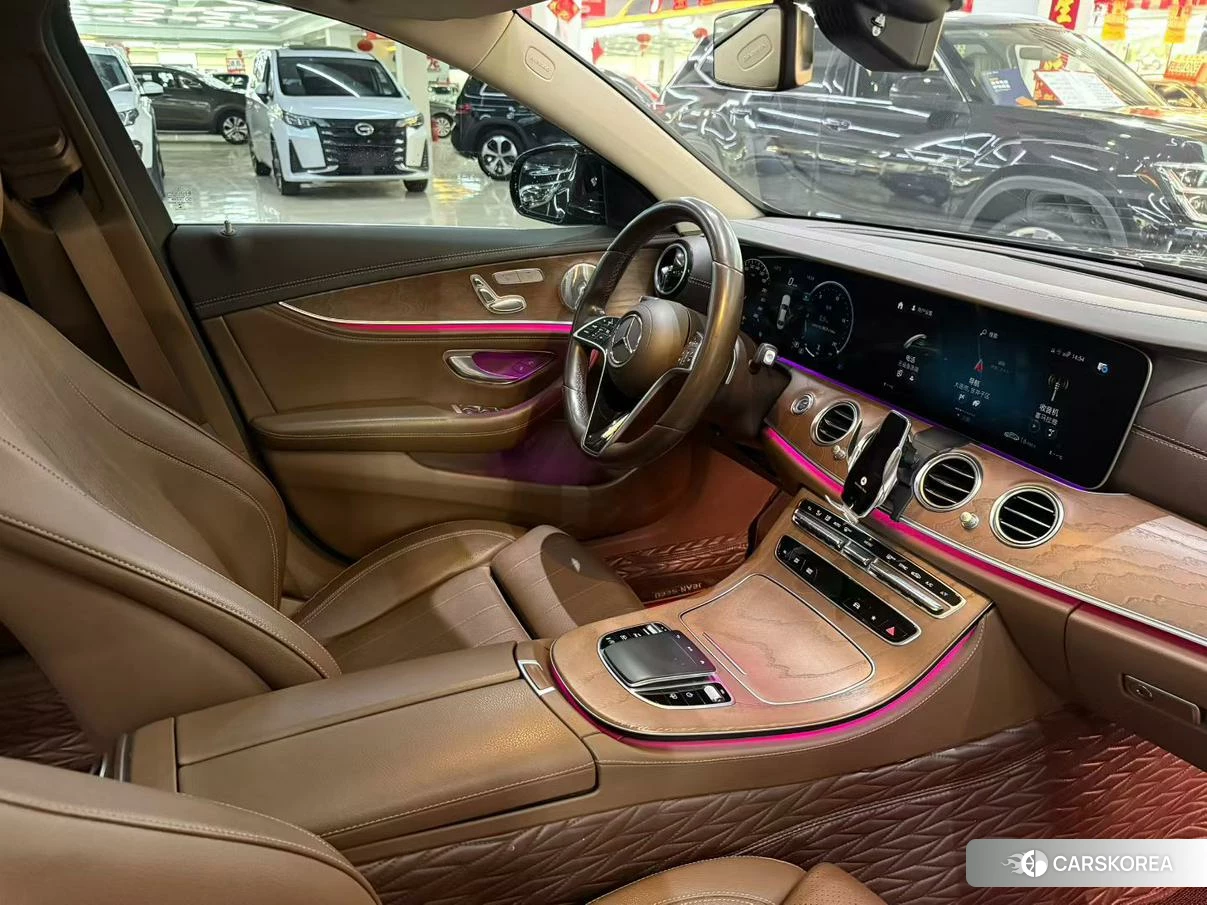 Mercedes-Benz E-class 2022 Черный из Китая