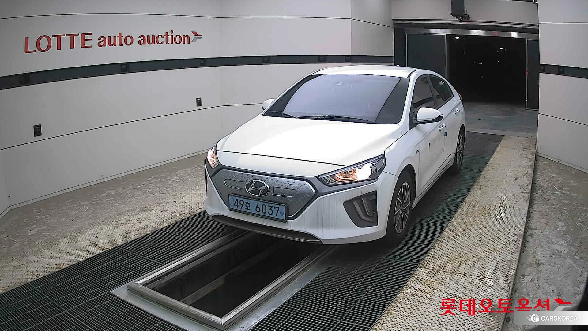 Hyundai IONIQ Electric 2020 Polar White из Кореи
