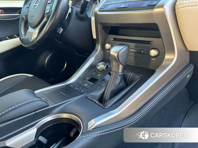 Lexus NX 2021 Зеленый из Китая