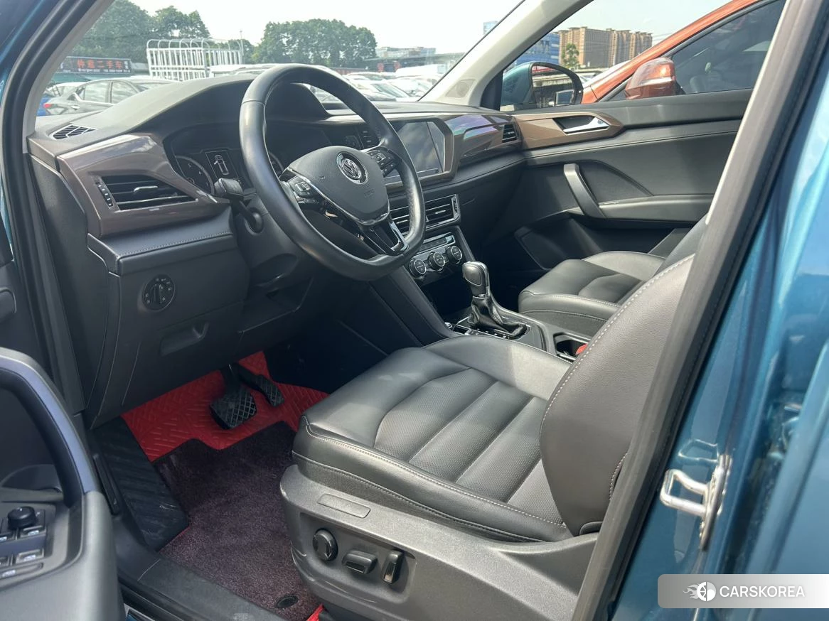 Volkswagen Tuyue 2019 Синий из Китая