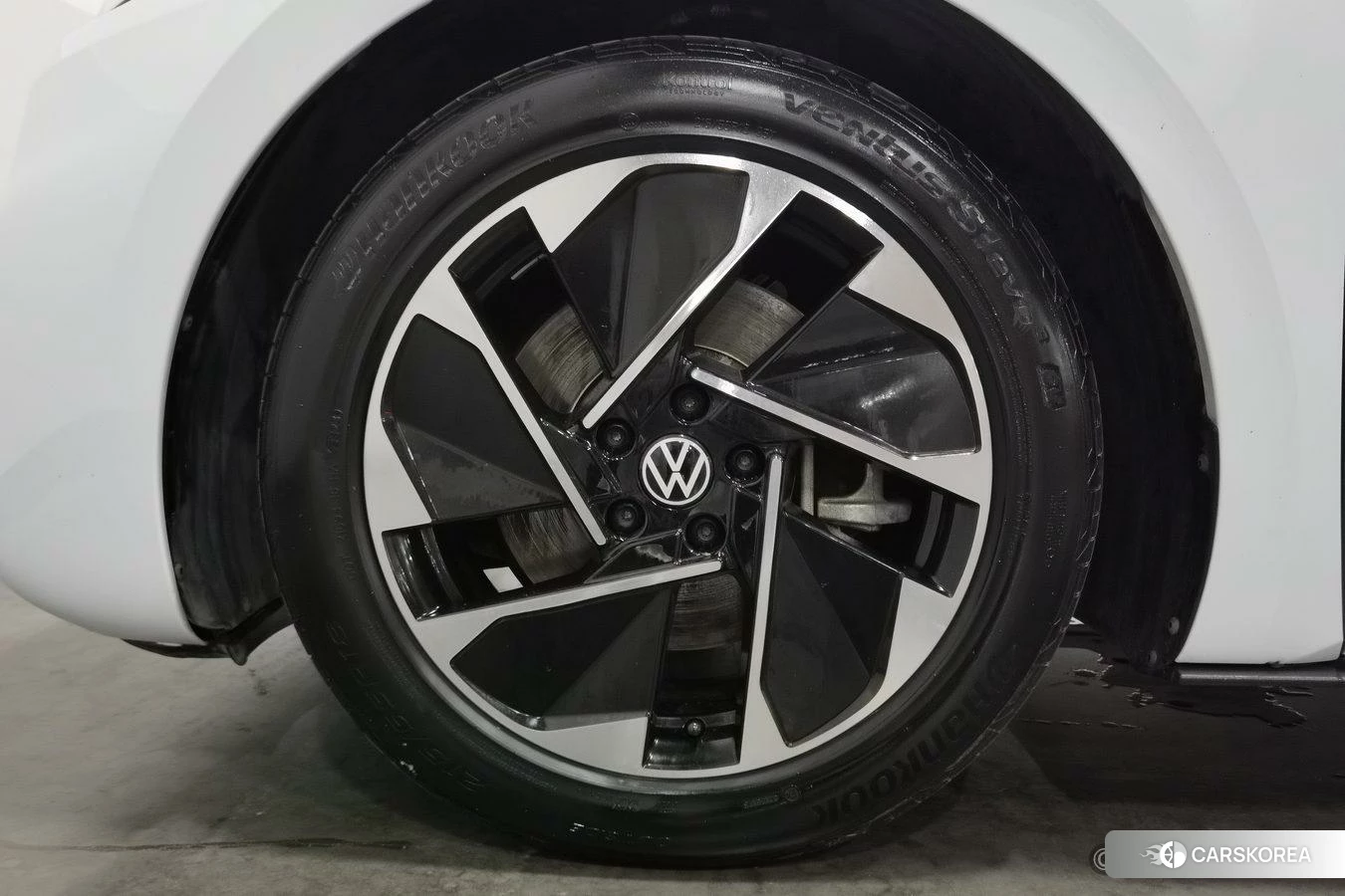 Volkswagen ID.3 2023 Белый из Китая