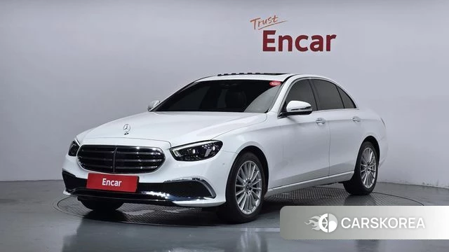 Mercedes-Benz E-Class W213 2021 Белый из Кореи