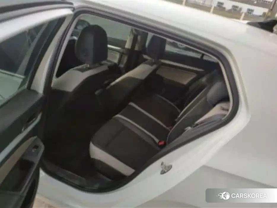 Volkswagen Golf 2024 Белый из Китая