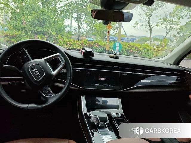 Audi Q7 2022 Черный из Китая