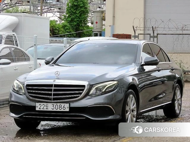 Mercedes-Benz E-Class W213 2018 Серый из Кореи