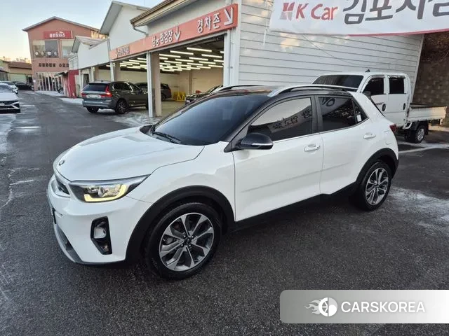 Kia Stonic 2018 Белый из Кореи