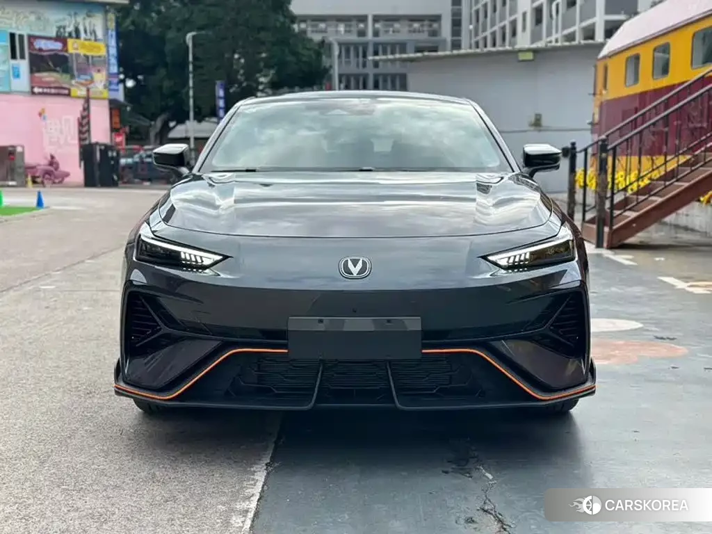 Chang'an UNI-V 2026 Silver/gray из Китая