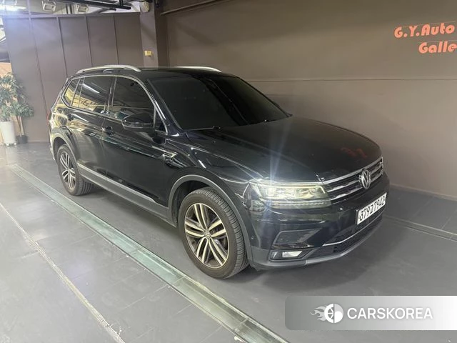 Volkswagen Tiguan Allspace 2020 Черный из Кореи