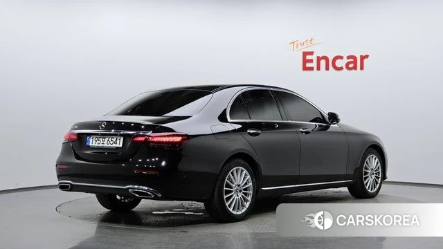 Mercedes-Benz E-Class W213 2021 Черный из Кореи