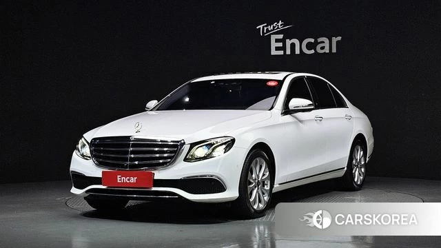 Mercedes-Benz E-Class W213 2018 Белый из Кореи