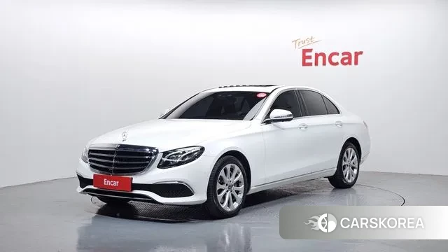 Mercedes-Benz E-Class W213 2018 Белый из Кореи