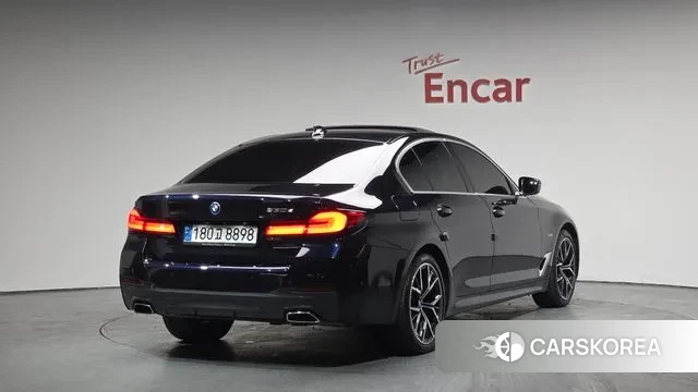 BMW 5 Series (G30) 2022 Черный из Кореи