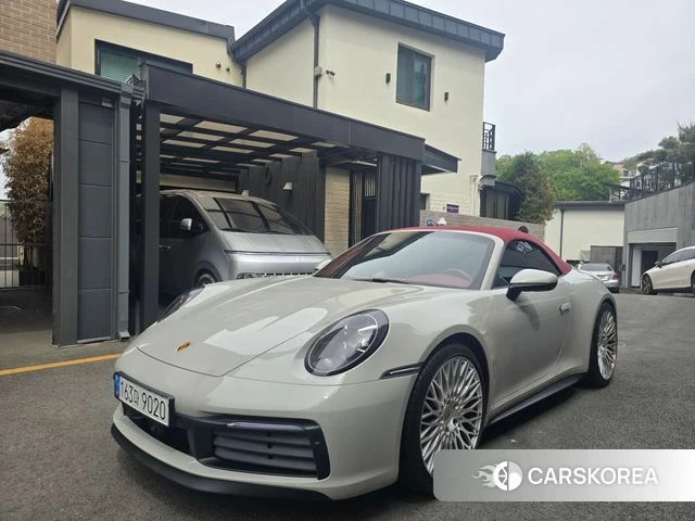 Porsche 911(992) 2021 Серебристо-серый из Кореи