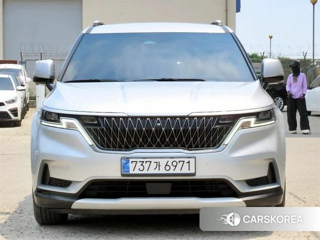 Kia Carnival 4th generation 2022 Серебряный из Кореи