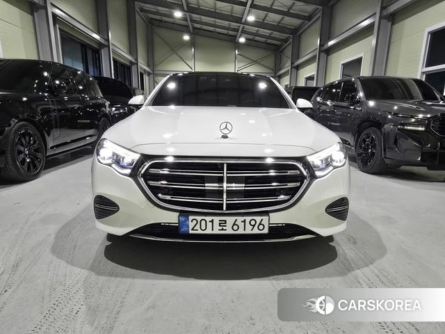Mercedes-Benz E-Class W214 2025 Белый из Кореи