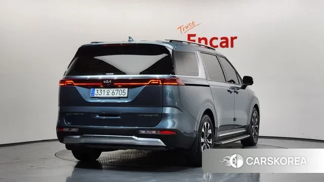 Kia Carnival 4th generation 2021 Светло-серебряный цвет из Кореи