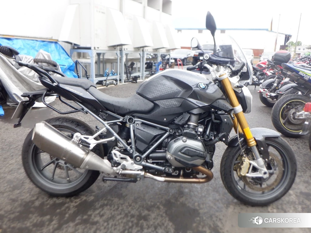 Проданный BMW R1200R 2015 из Японии