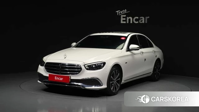 Mercedes-Benz E-Class W213 2021 Белый из Кореи