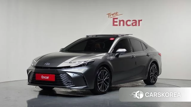 Toyota Camry (XV80) 2025 Серебристо-серый из Кореи