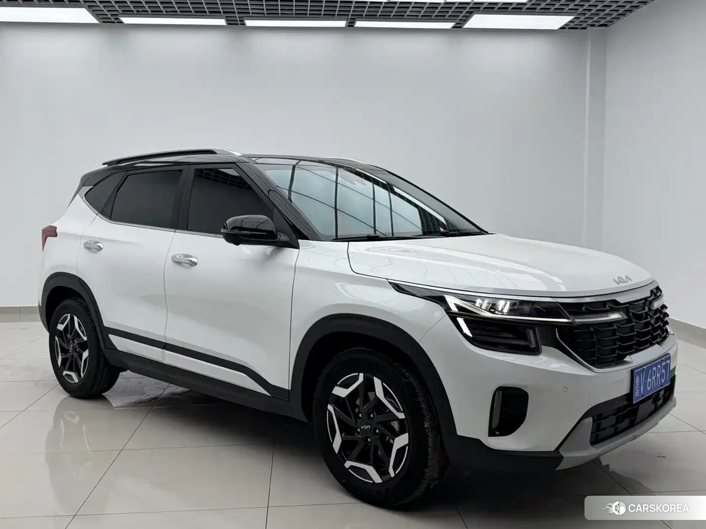 Kia Seltos 2024 Белый из Китая