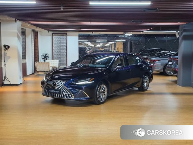 Lexus ES300h 7th generation 2025 Синий из Кореи