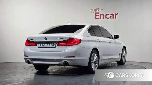 BMW 5 Series (G30) 2018 Белый из Кореи