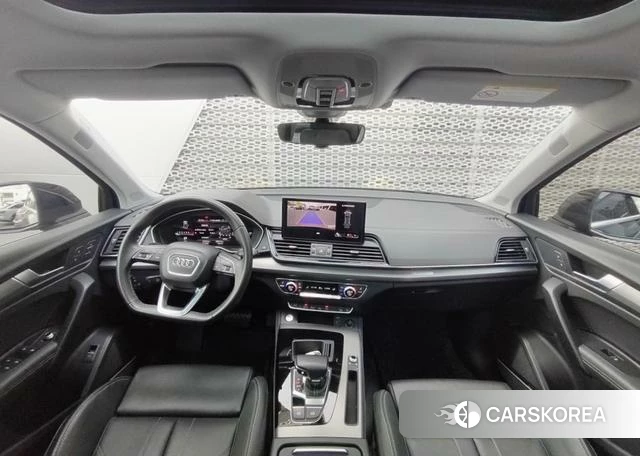 Audi Q5L 2021 Черный из Китая