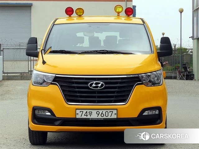 Hyundai The New Grand Starex 2021 Желтый из Кореи