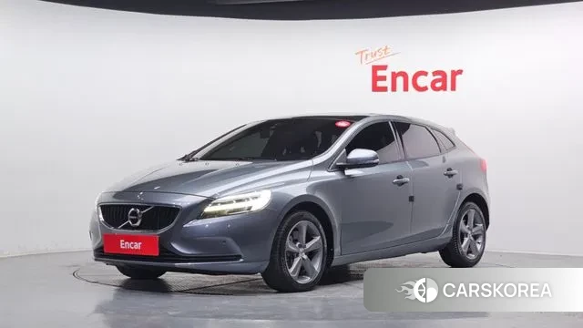 Volvo V40 2018 Серый из Кореи