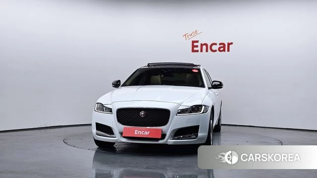 Jaguar XF (X260) 2018 Белый из Кореи