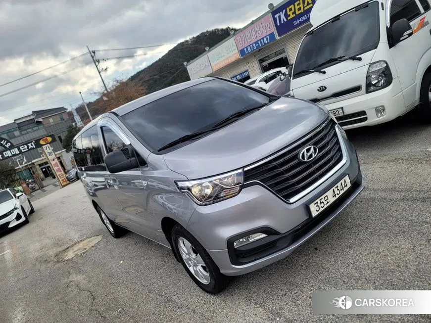 Hyundai The New Grand Starex 2018 Серебряный из Кореи