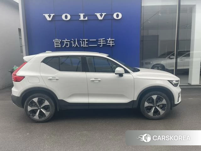 Volvo XC40 2024 Белый из Китая