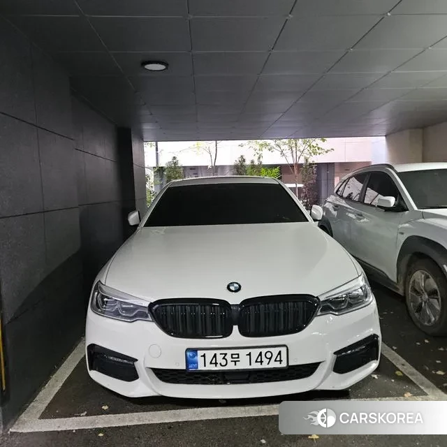 BMW 5 Series (G30) 2018 Белый из Кореи