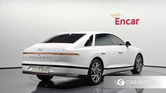 Hyundai Grandeur (GN7) 2023 Белый из Кореи