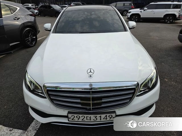 Mercedes-Benz E-Class W213 2020 Белый из Кореи