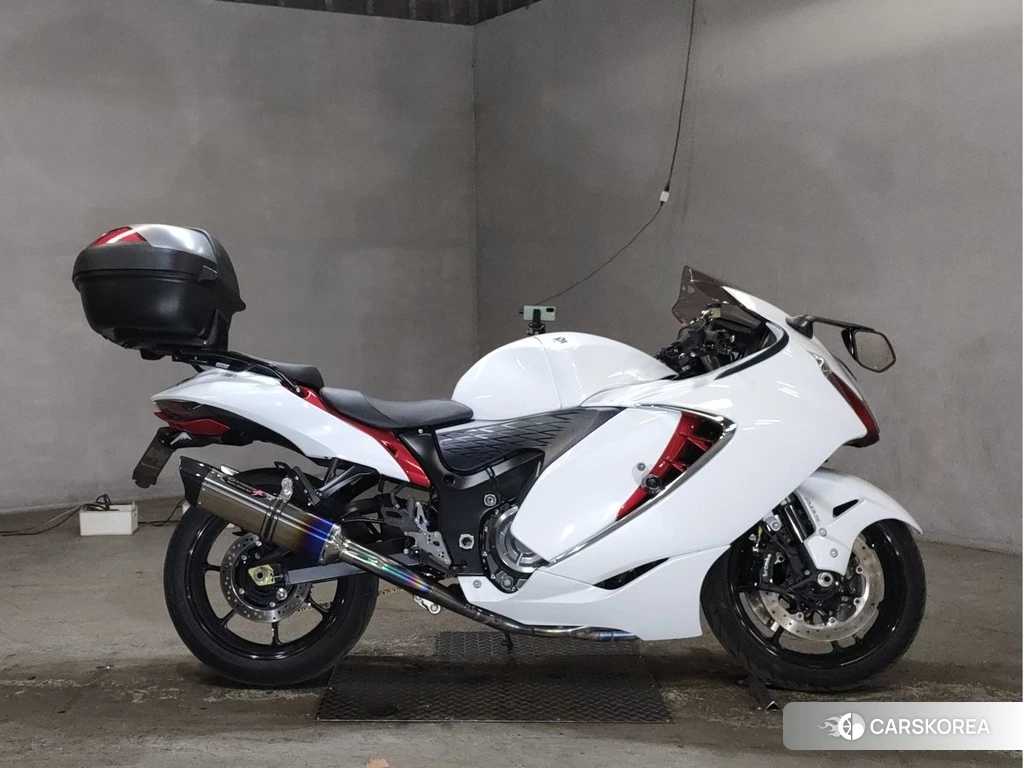 Проданный Suzuki GSX1300R HAYABUSA 2021 из Японии, фото 2