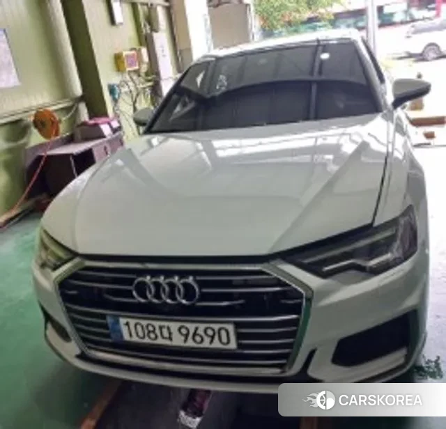 Audi A6 (C8) 2020 Белый из Кореи
