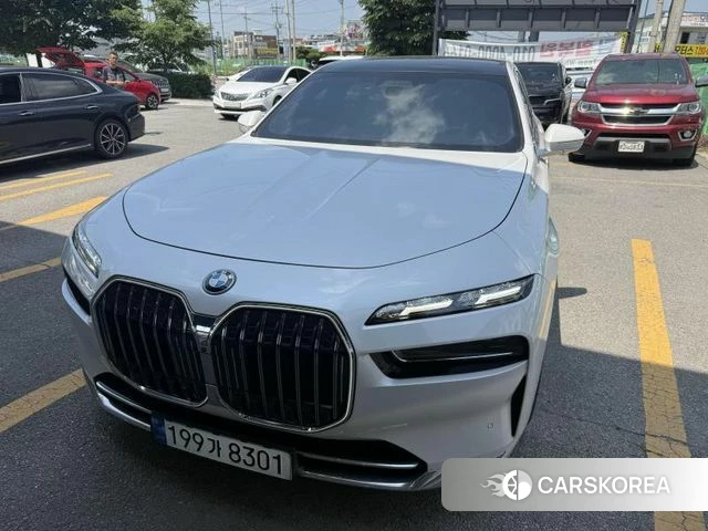 BMW 7 Series (G70) 2023 Белый из Кореи