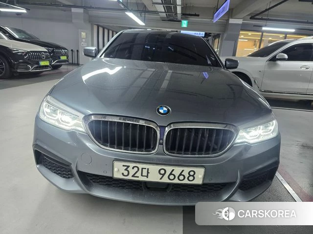 BMW 5 Series (G30) 2018 Серый из Кореи