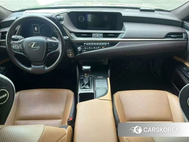 Lexus ES 2021 Зеленый из Китая