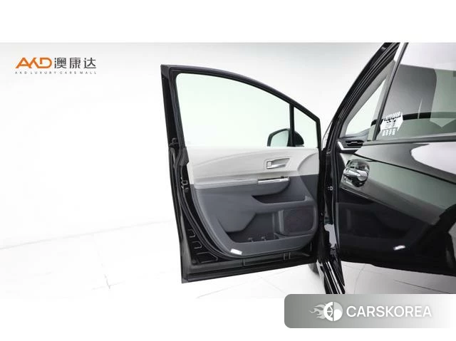 Toyota Saina 2022 Черный из Китая