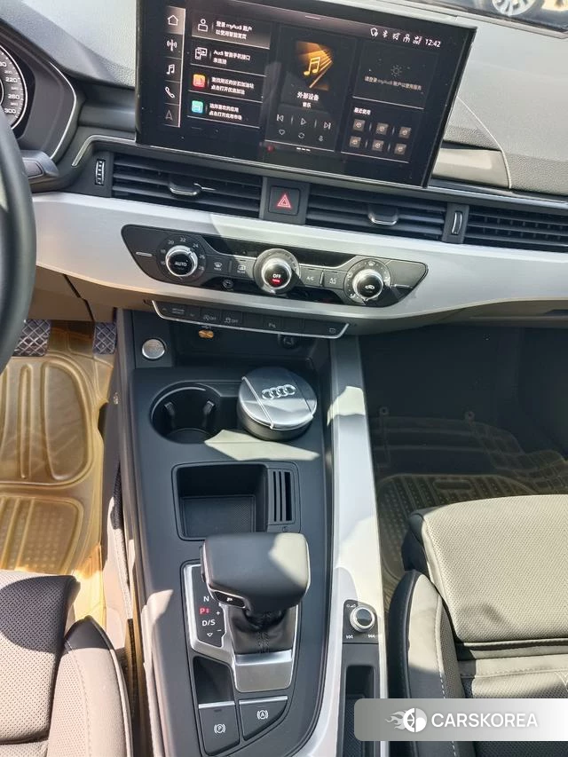 Audi A4L 2021 Синий из Китая