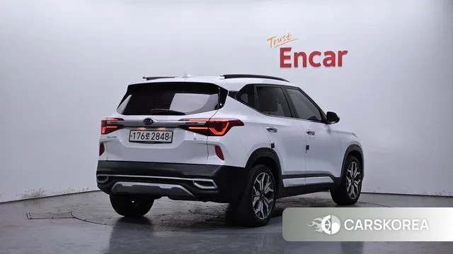 Kia Seltos 2019 Белый из Кореи