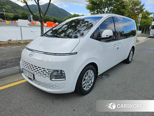 Hyundai Staria 2023 Белый из Кореи